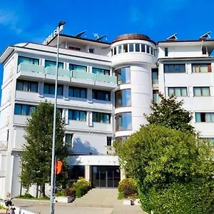 https://napoleon-lucca.it-tuscanyhotel.com