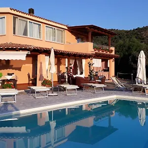 Li Muntigeddi San Teodoro (Sardinia)